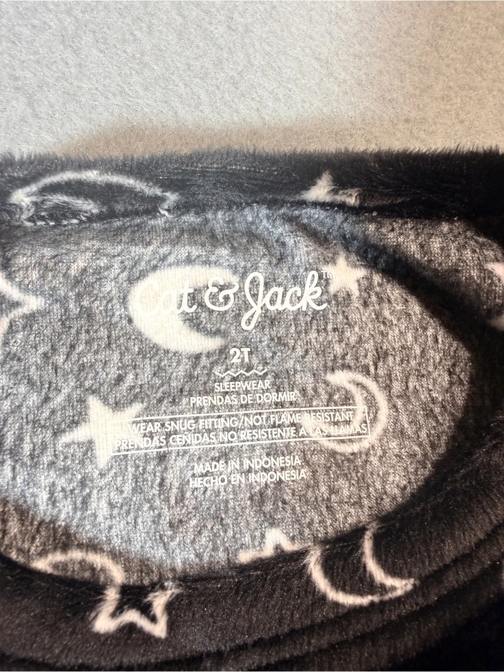 Cat & Jack Black Moon & Star Pajama Set with White Print size 2T #0082